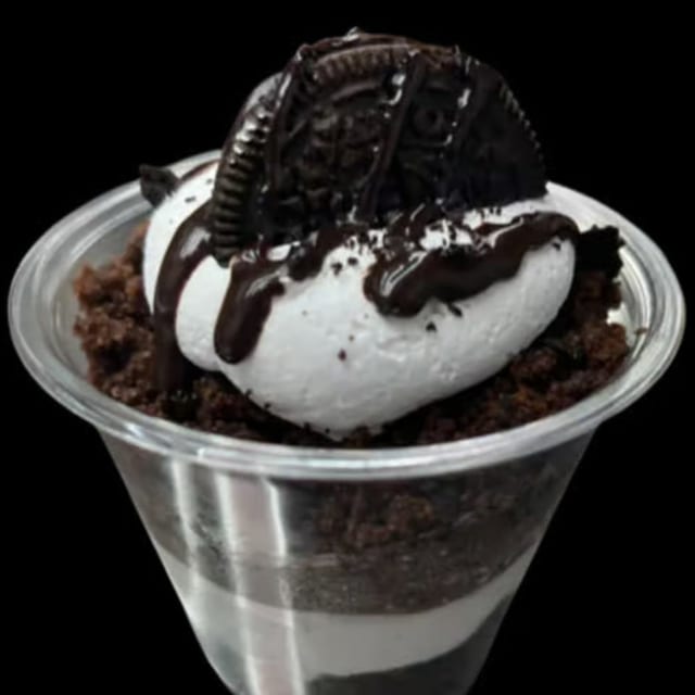 Cookies & Cream Cake.