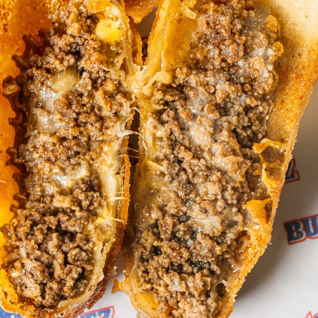 CHOP CHEESE EGG ROLL.